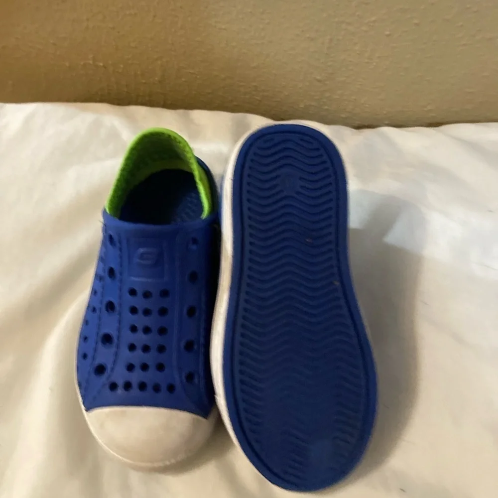 Skechers children water shoes